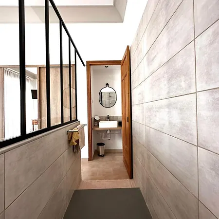 4 A 8 Personnes, Spacieux De Standing Classe 4 Etoiles نيم