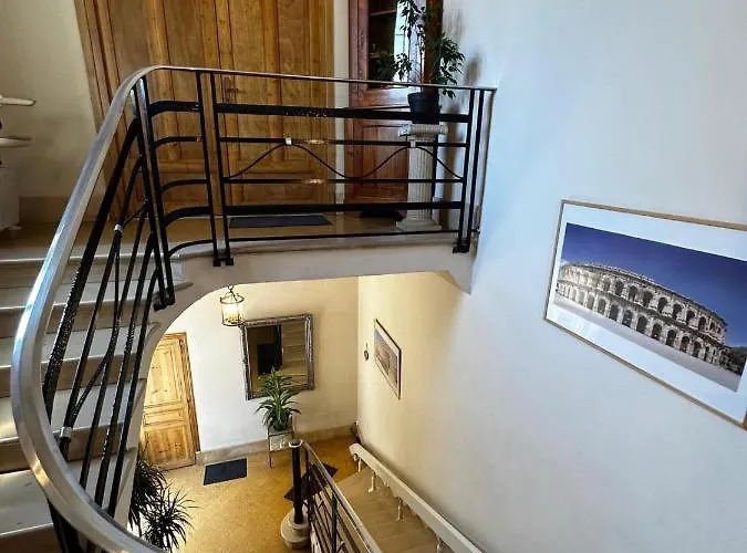 4 A 8 Personnes, Spacieux De Standing Classe 4 Etoiles Nîmes