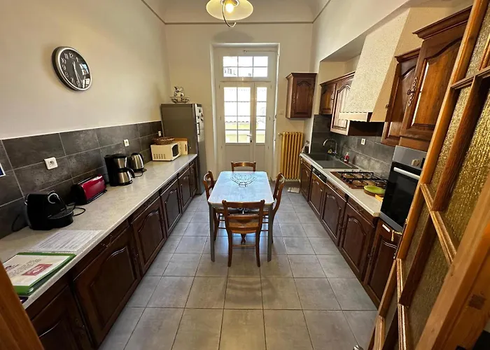 4 A 8 Personnes, Spacieux De Standing Classe 4 Etoiles Apartmán Nîmes