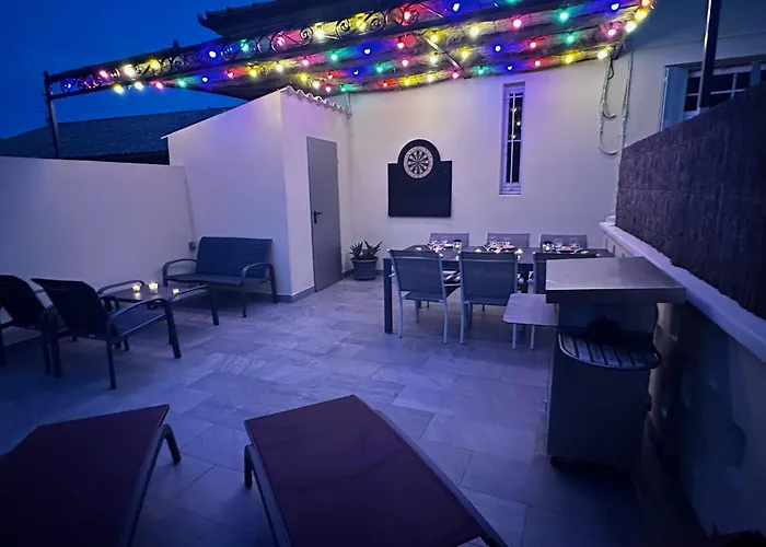 4 A 8 Personnes, Spacieux De Standing Classe 4 Etoiles Nîmes