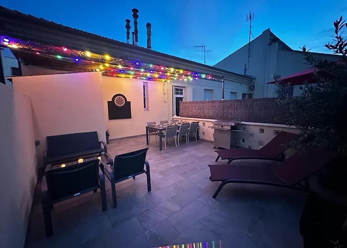 4 A 8 Personnes, Spacieux De Standing Classe 4 Etoiles Apartmán Nîmes